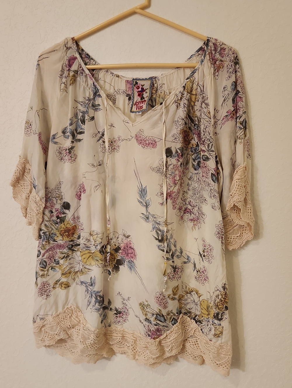 Johnny Was Boho Floral Top in Cream with Lace Trim Size Med